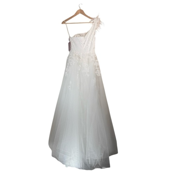 Abby Paris Longs by Lucci Lu Lace Gown with Tulle Overskirt in Ivory/White NWT - Picture 9 of 12